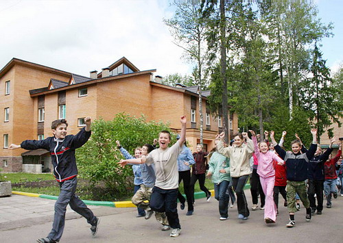 Первая страховая компания застраховала детский оздоровительный лагерь «Юный строитель» более чем на 185 млн. рублей