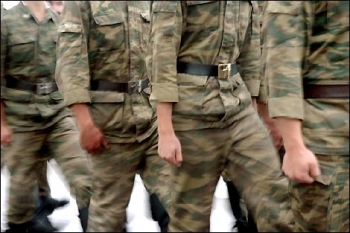 Медведев внес поправки в закон о страховых выплатах родным военнослужащих