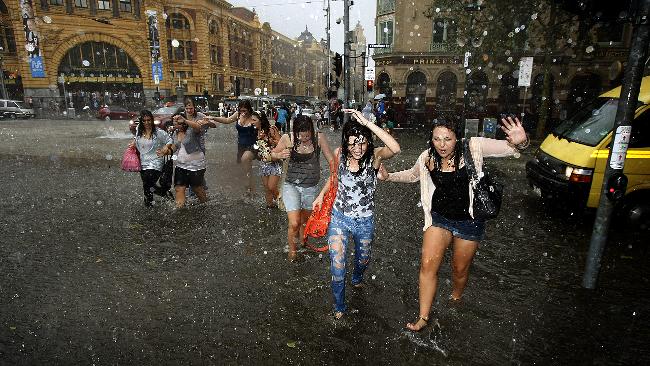СК «Евразия» выплатила около 6 млн. тенге по шторму в Австралии